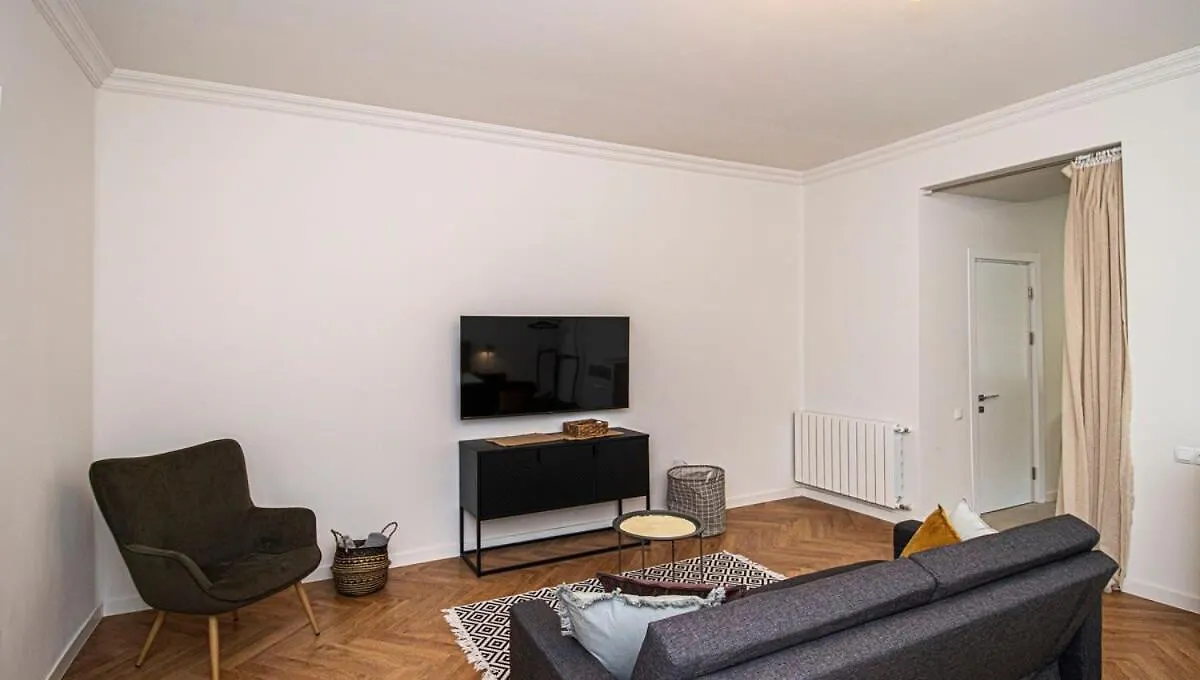 בית נופש טביליסי Elegant 1Br Vake Apt For 3 - By Wehost גאורגיה